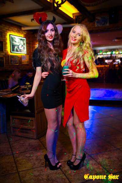  14  (Capone Bar)