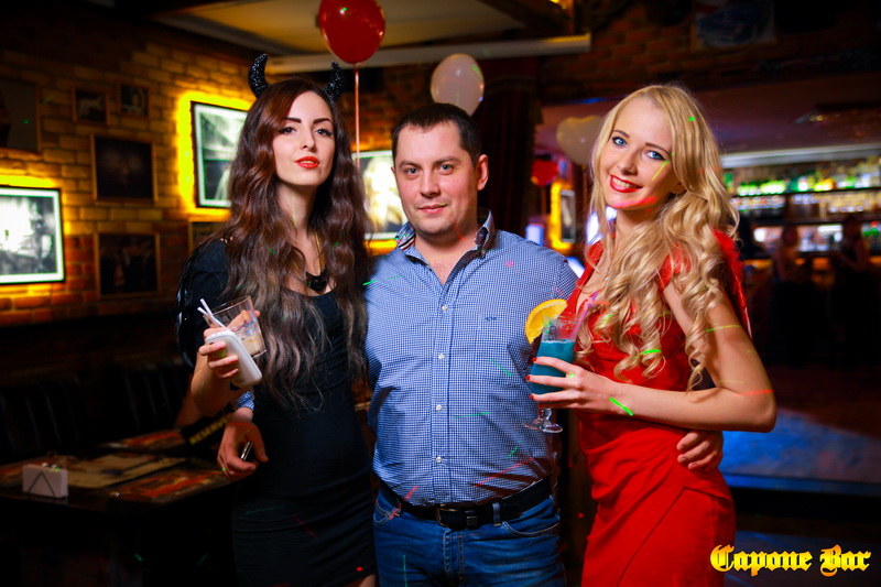  14  (Capone Bar)