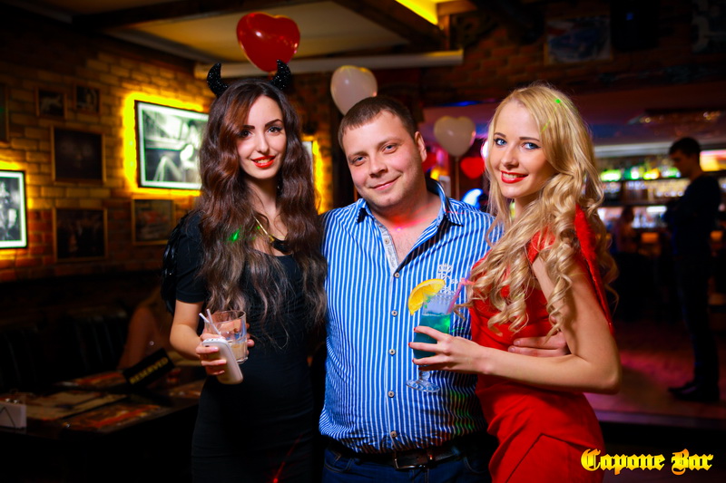  14  (Capone Bar)