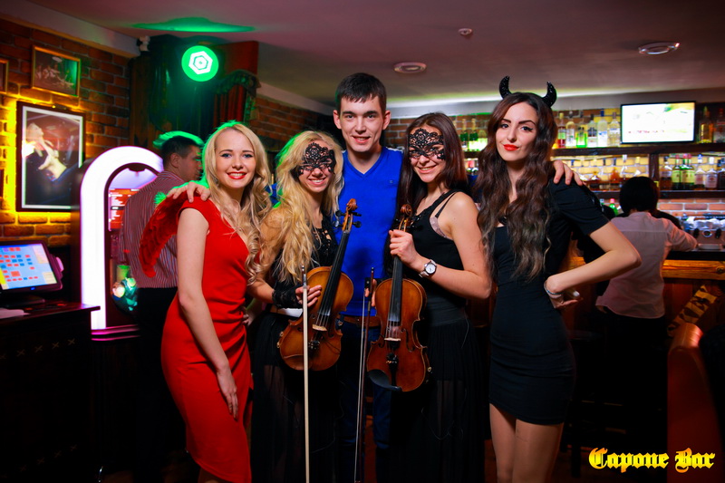  14  (Capone Bar)
